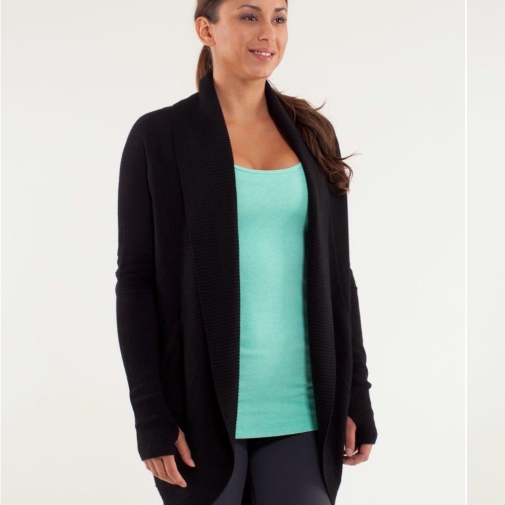 LULULEMON transformation wrap some faint marks of wear around back of neck
